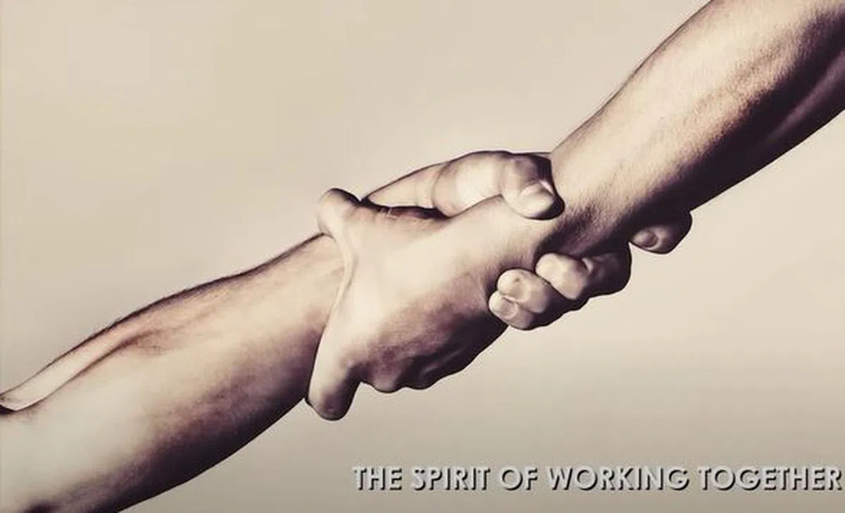  地铁外观的设计，犹如两只互握着彼此手腕，拥有“互相合作的精神”（The Spirit of Working Together）。（马国捷运公司视频截图） 