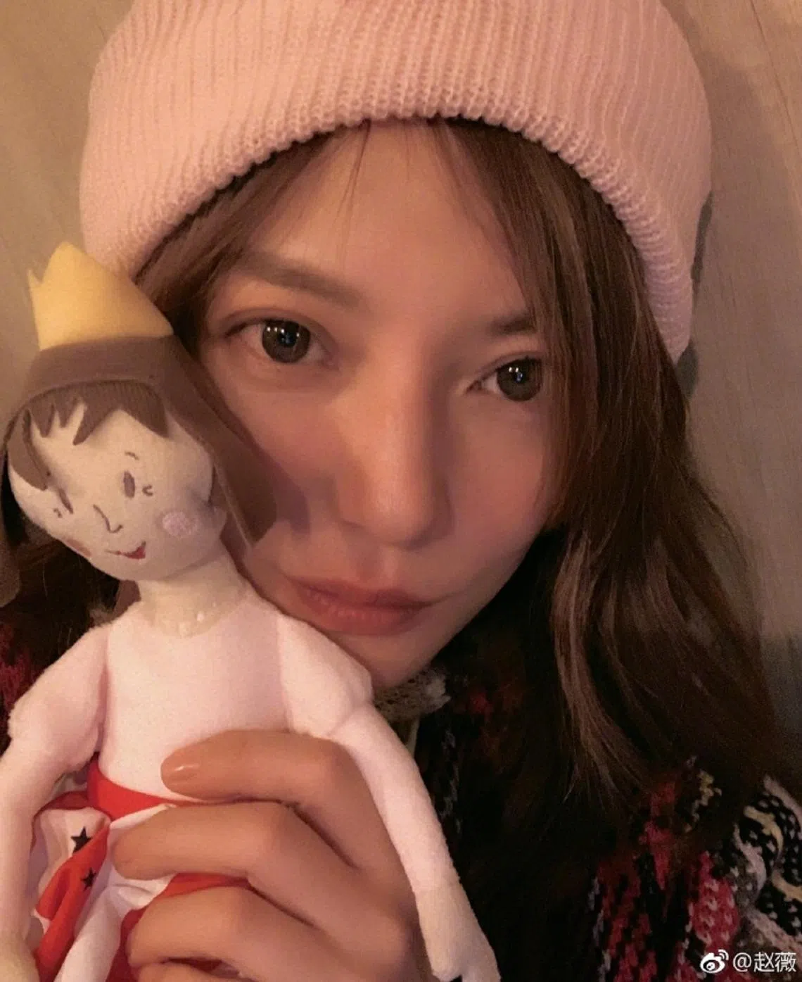 赵薇25日凌晨在微博贴文晒出美照庆祝圣诞节。（取自赵薇微博）