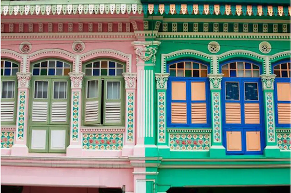  走近这些排屋，就会发现外墙都装饰着精致的图案。（互联网） 