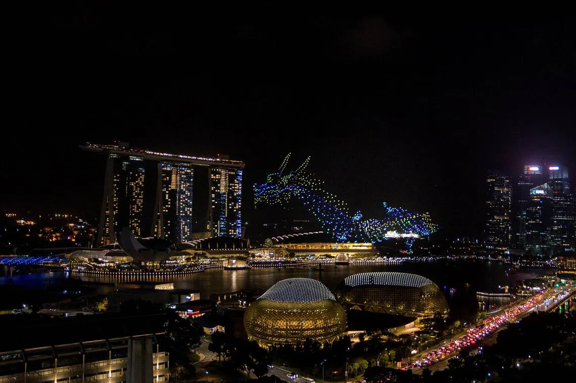 2024年2月农历新年，滨海湾上演“一跃龙门耀丰年”无人机灯光秀。（滨海湾金沙）