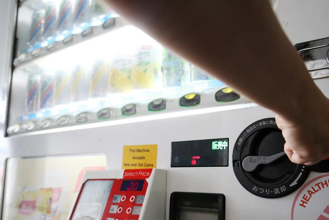 研究发现，除了咖啡和茶，可乐饮料和能量饮料在本地也越来越受欢迎。（联合早报）