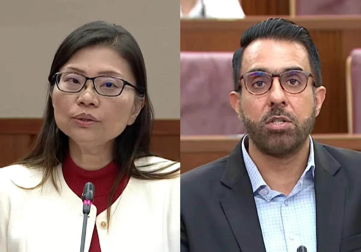 工人党秘书长兼国会反对党领袖毕丹星（右）和新加坡前进党秘书长潘群勤（左）。（gov.sg截图）