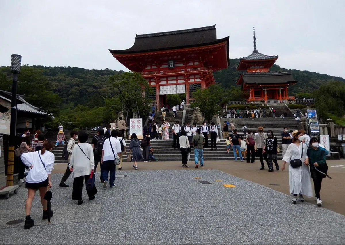 日元近年来大幅贬值，外国人因此能以相对廉宜的费用到当地旅游。（路透社）
