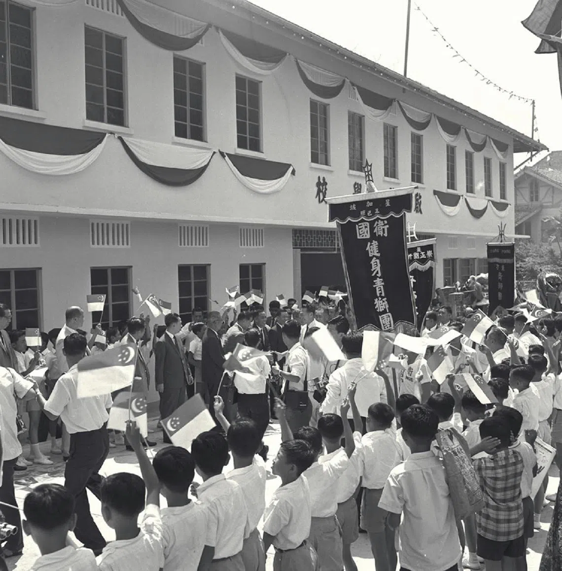 协立学苑2024年9月16日在终身学习学院（Lifelong Learning Institute）举办学习节，让公众通过培训机构、社服机构及企业等设立的展摊，了解如何支持特需人士。（联合早报）