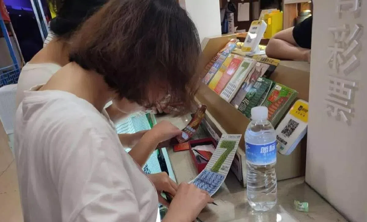 刮走所有烦恼。（小红书截图）