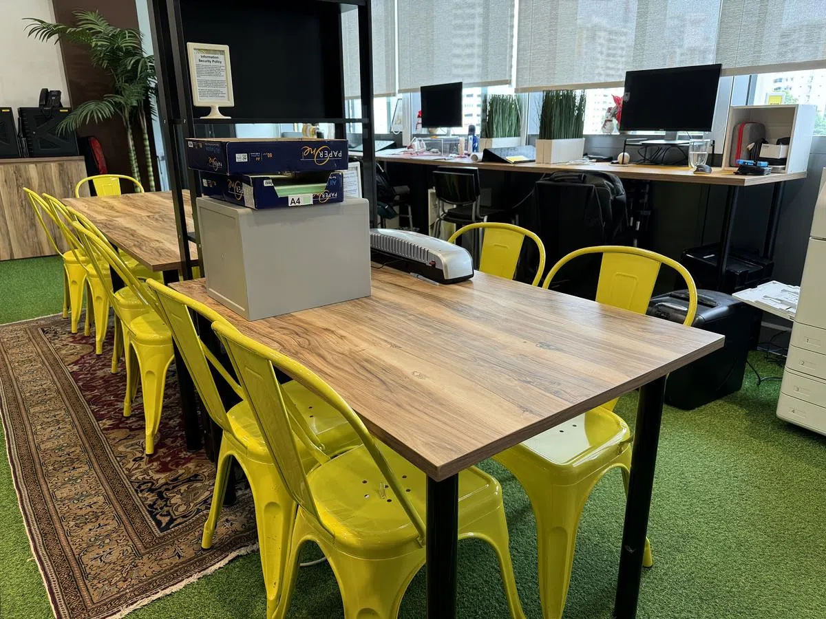 心禾职员的办公室的地板是“草坪”。（红蚂蚁摄）