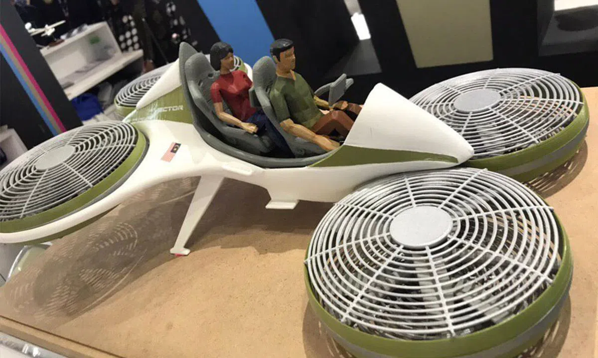  浮罗交怡海空展展出的飞行车模型。（当今大马） 
