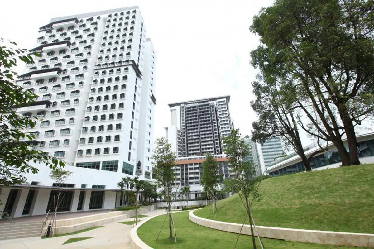  香灰莉木学院（左边建筑物）是国大的其中一所住宿型学院。（国大） 