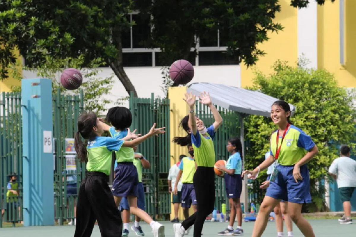 北源小学学生参与户外体育活动。（北源小学提供）