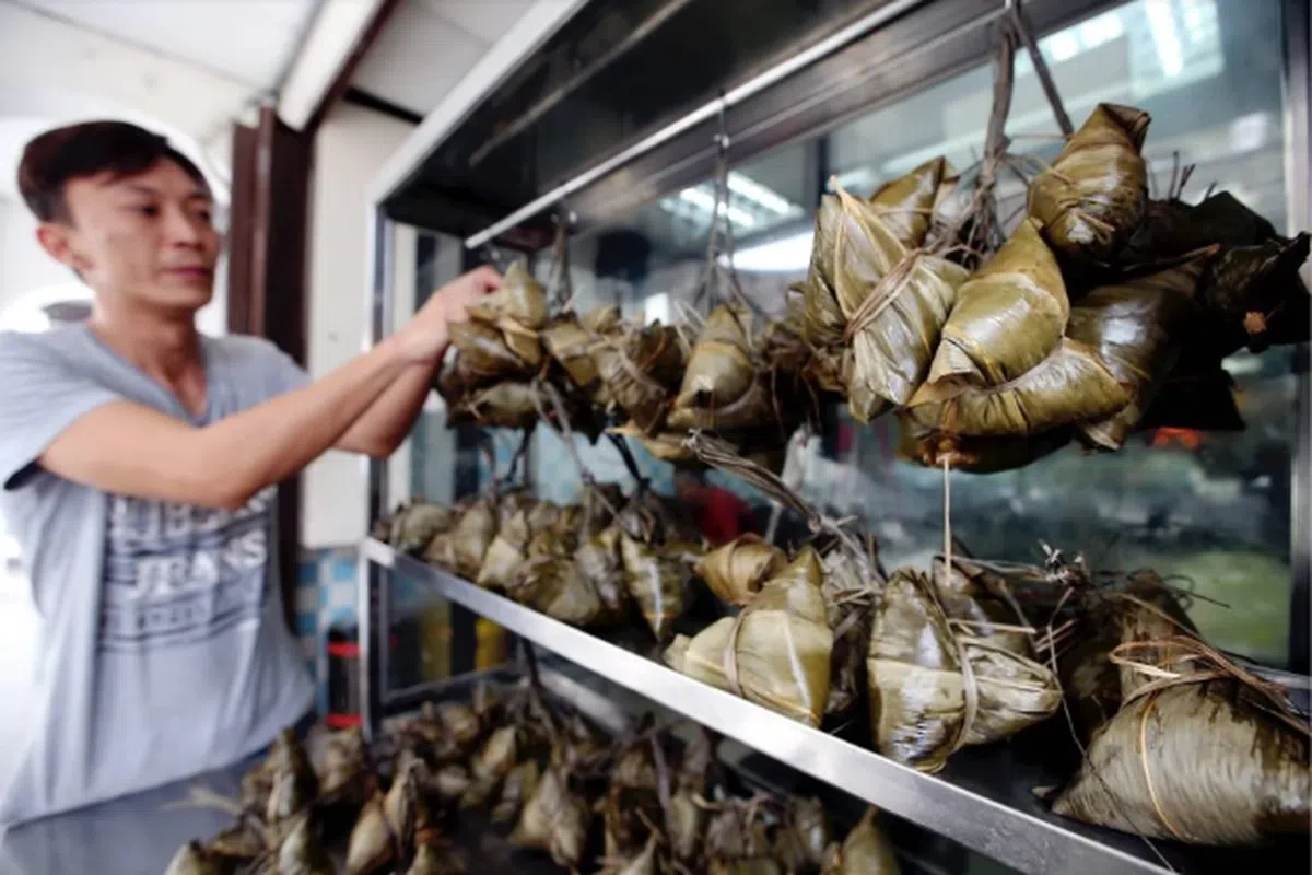  招牌菜：系上红绳的原味肉粽（3元） 