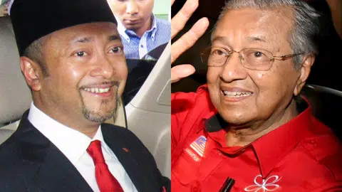 马国政坛父子兵团，吉打州务大臣慕克力（左）与首相父亲马哈迪（右）。从政十几年，慕克力一直都无法摆脱“靠父荫”的标签。（互联网）