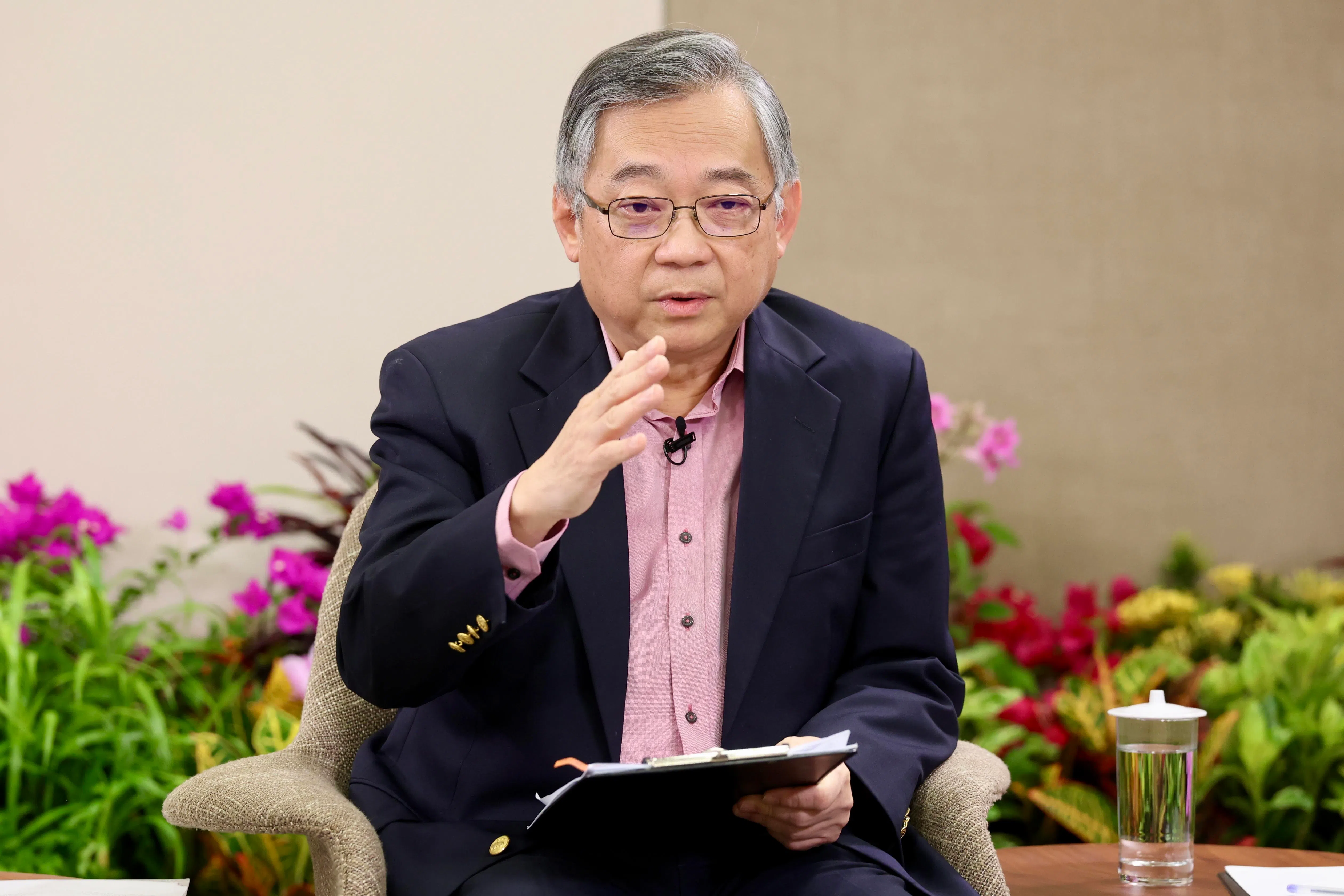 颜金勇指出，未来经济增长将不必然带来更多就业机会。