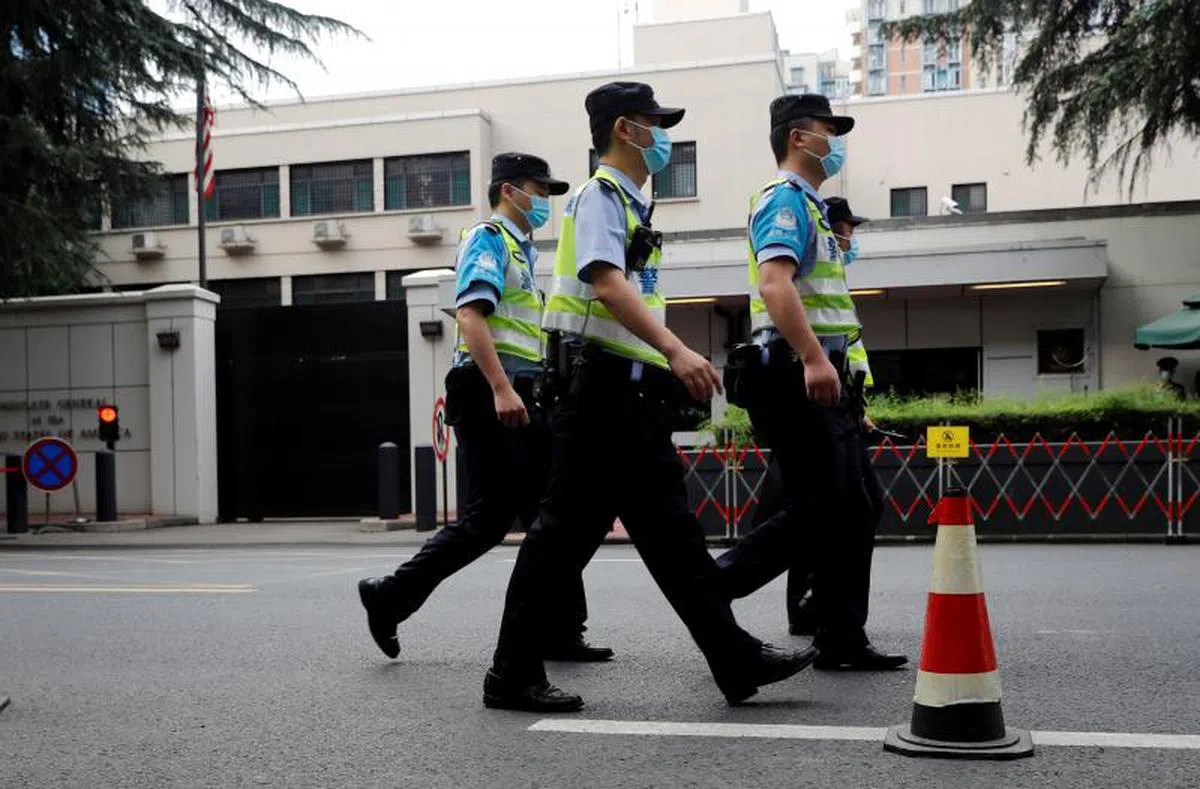  北京当局在美国要求中国驻休斯顿总领事馆关闭后，勒令美国驻成都总领事馆关闭。（路透社） 