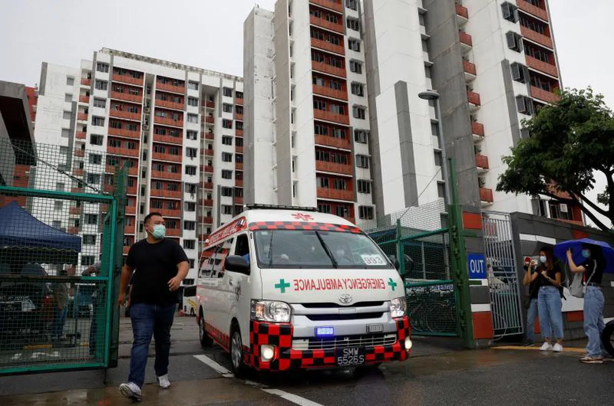  上周西雅兀兰宿舍事件暴发时，较为混乱的资讯让不少本地民众陷入恐慌。（路透社） 