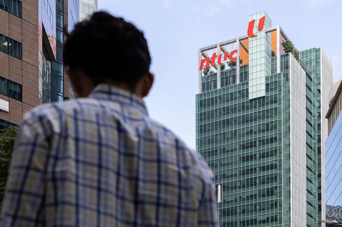 全国职工总会（NTUC）领导新加坡的职工运动，与政府以及雇主长年保持着一种良性的劳资政三角关系。（海峡时报）