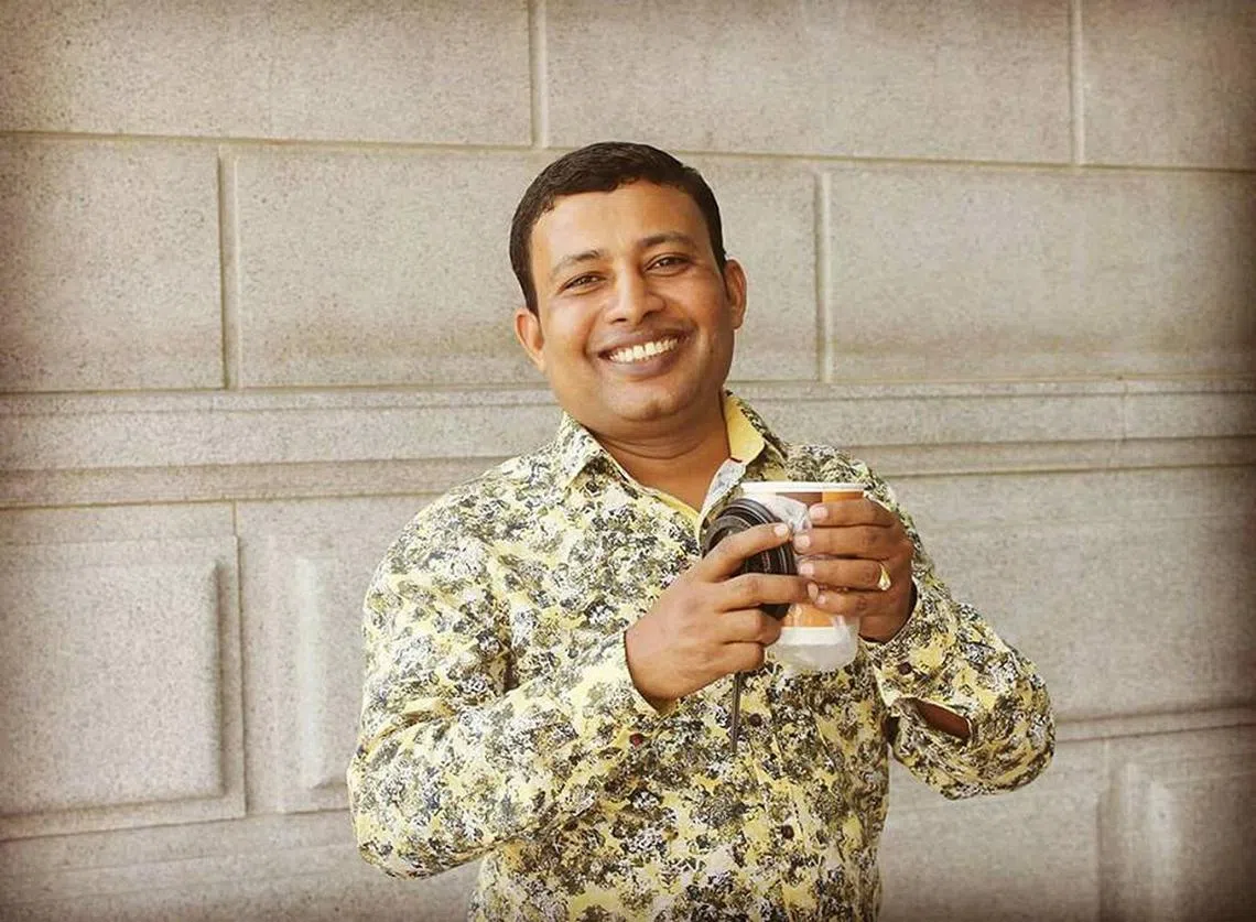 扎基尔2014年和2015年两度赢得本地外籍劳工诗歌创作比赛首奖，因此获得“客工诗人”的称誉。（扎基尔提供）