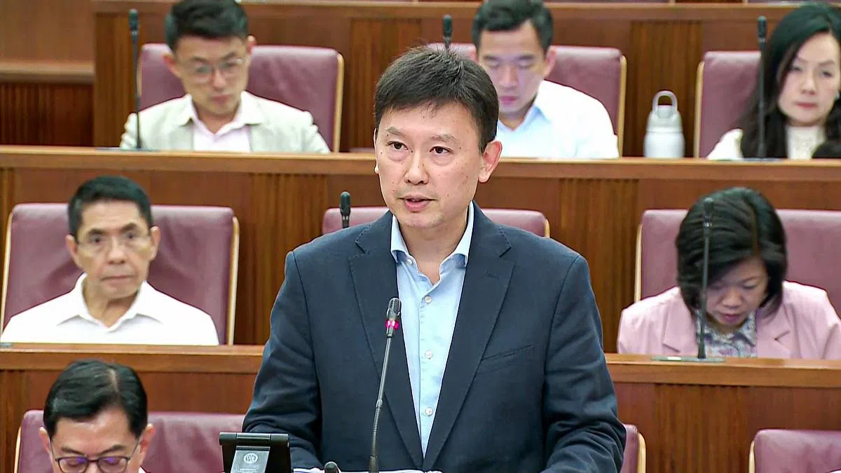 交通部长徐芳达10月15日在国会上针对地铁东西线事故发表部长声明。（国会视频截图）