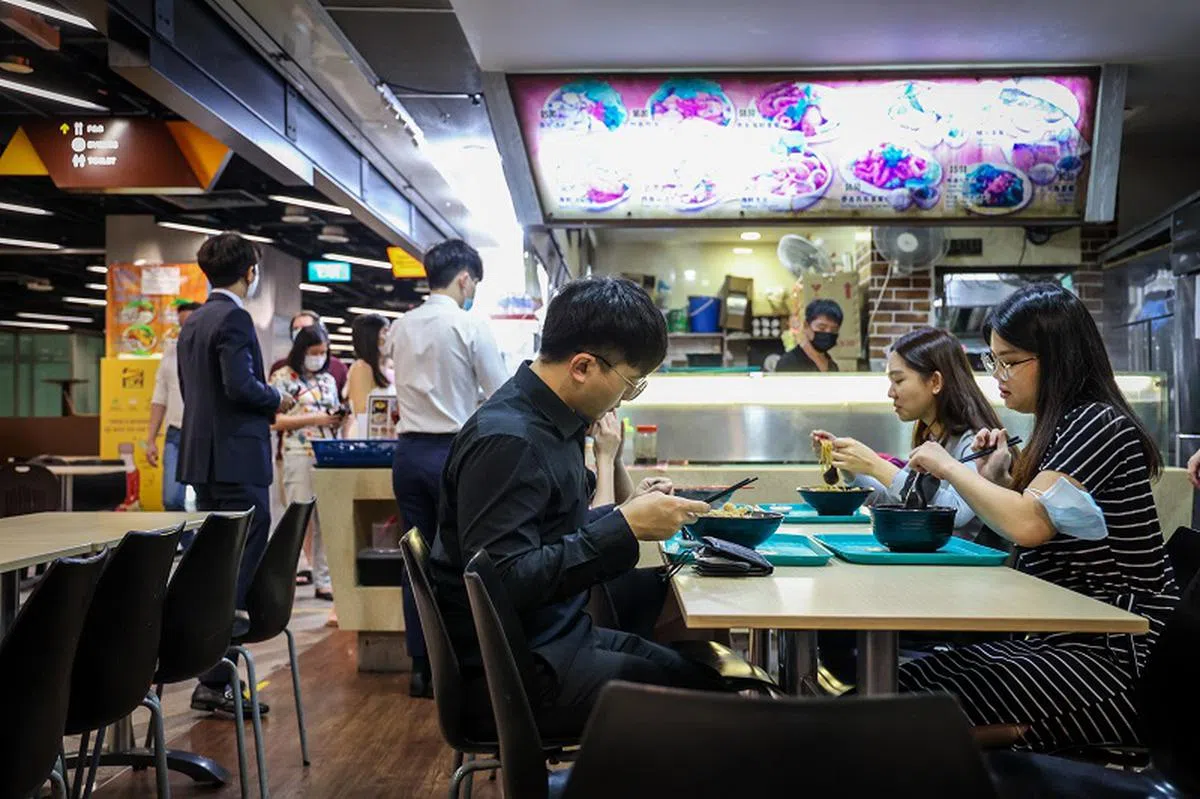 新加坡政府日前推出新计划，号召全民推荐那里有物美价廉的经济餐。（联合早报）
