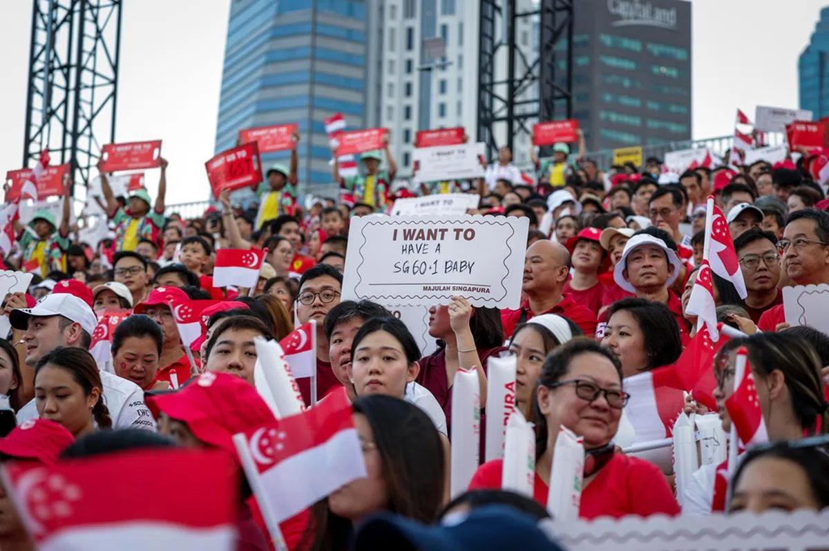 赶不及生个SG60宝宝，明年生个SG60+1宝宝也不错！（海峡时报）