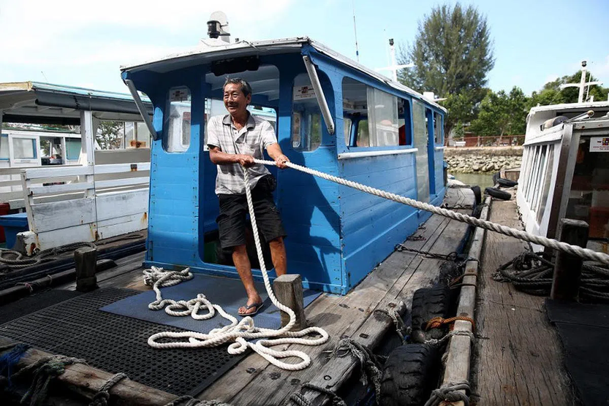  揭高财感叹，乌敏岛“人去楼空”后，渡轮的生计就每况愈下。（今日报） 
