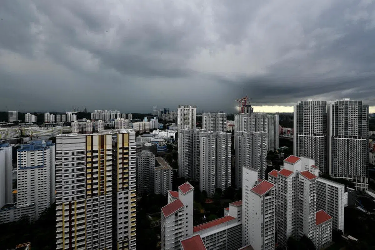  政府组屋和公寓通常建在同一区。（海峡时报） 