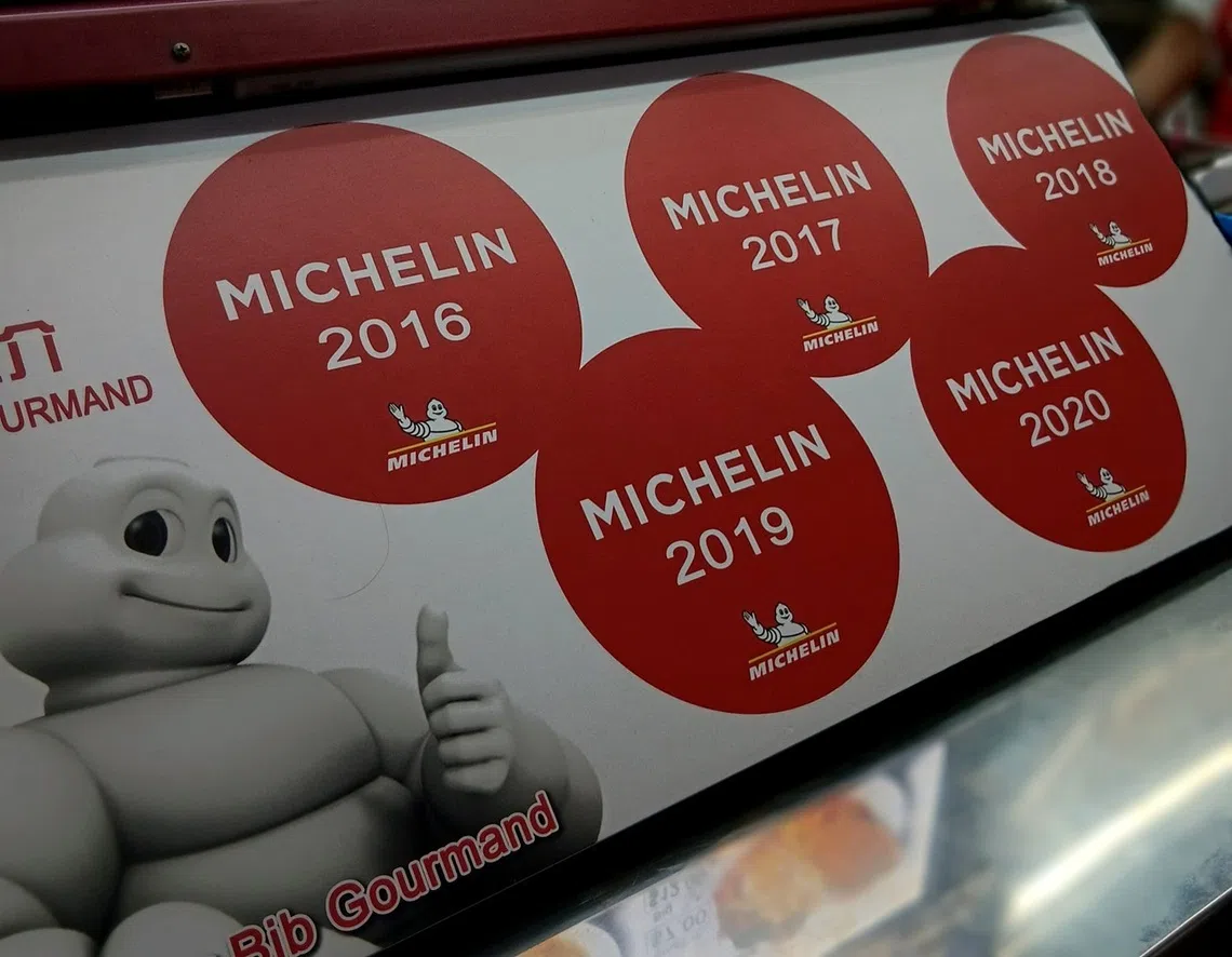 新加坡小贩摊位的米其林标志。