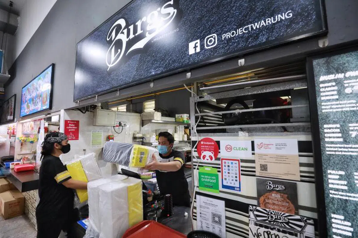  不少餐饮业者申诉，塑料餐盒的使用量有明显上升趋势。（每日新闻） 