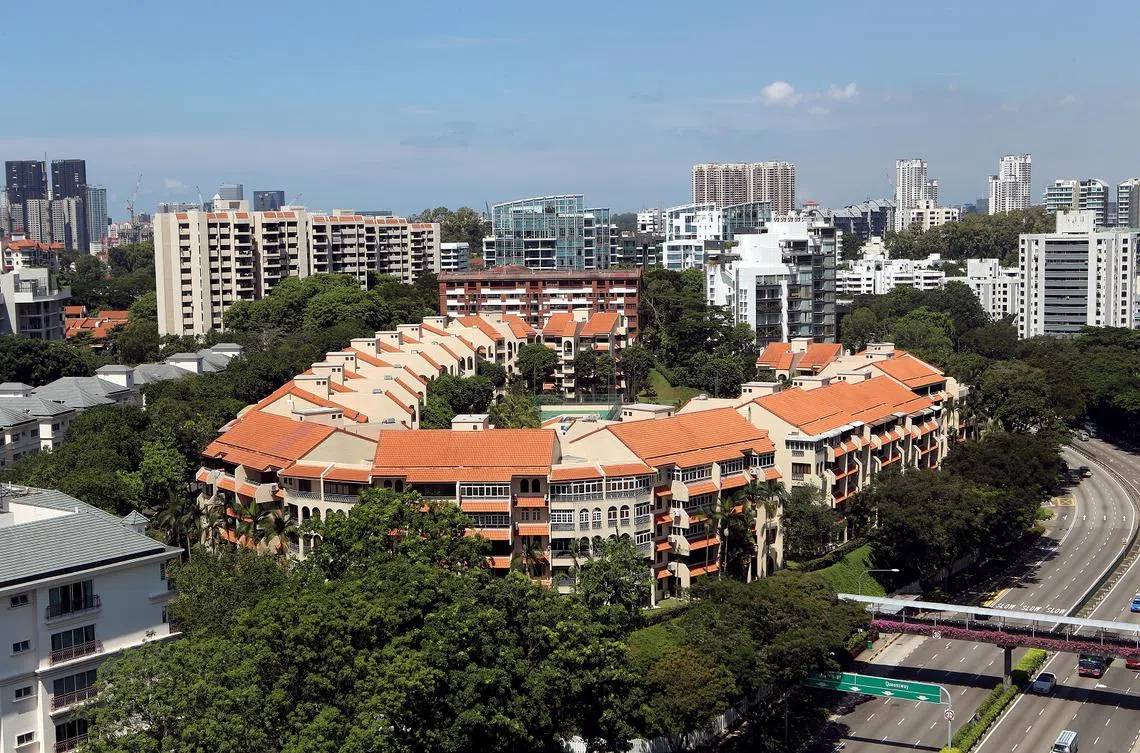 根据瑞士宝盛银行的财富报告，位于新加坡黄金地段的一个4000平方英尺公寓，售价约为890万美元。在香港和上海，这样的公寓价码分别为4120万美元和1660万美元。（联合早报）