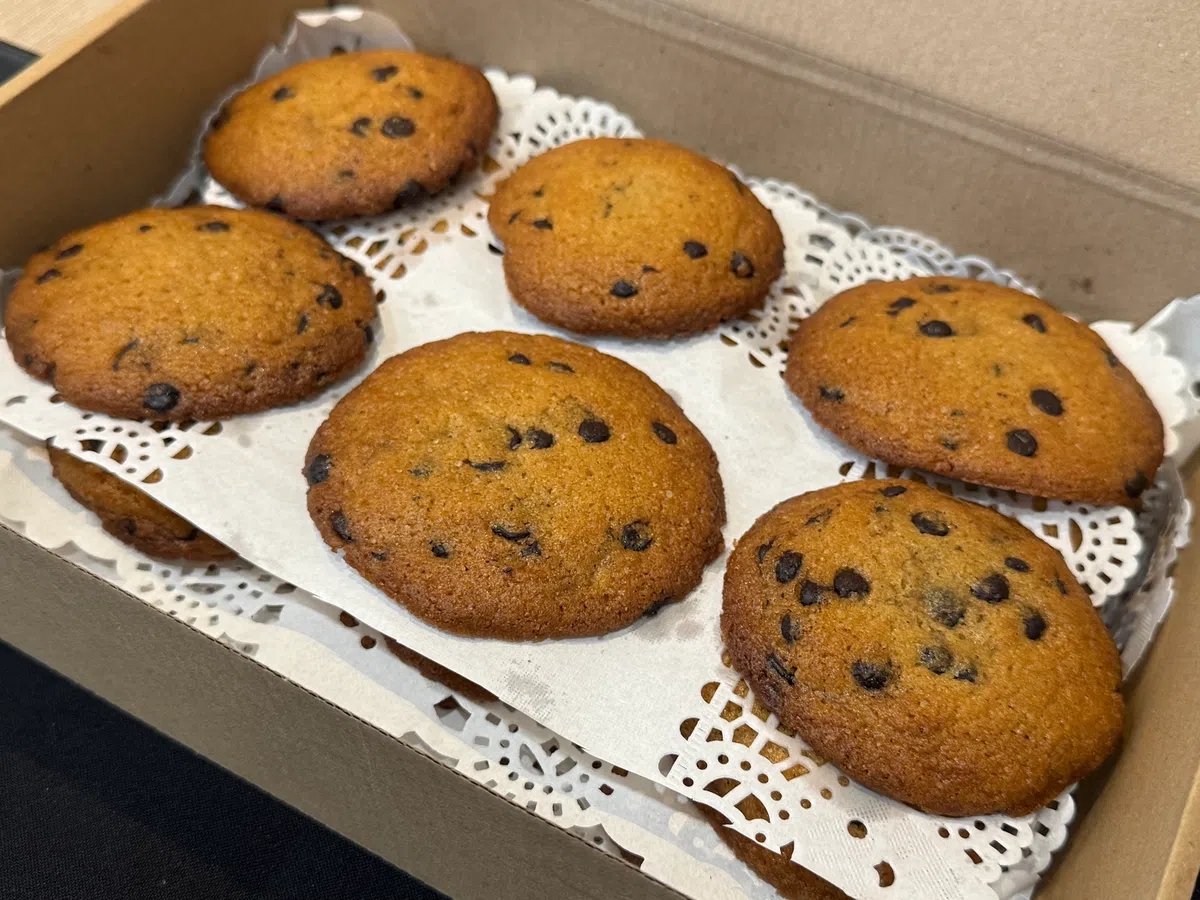 王心妍的帮佣烘烤的巧克力豆曲奇。（红蚂蚁摄）