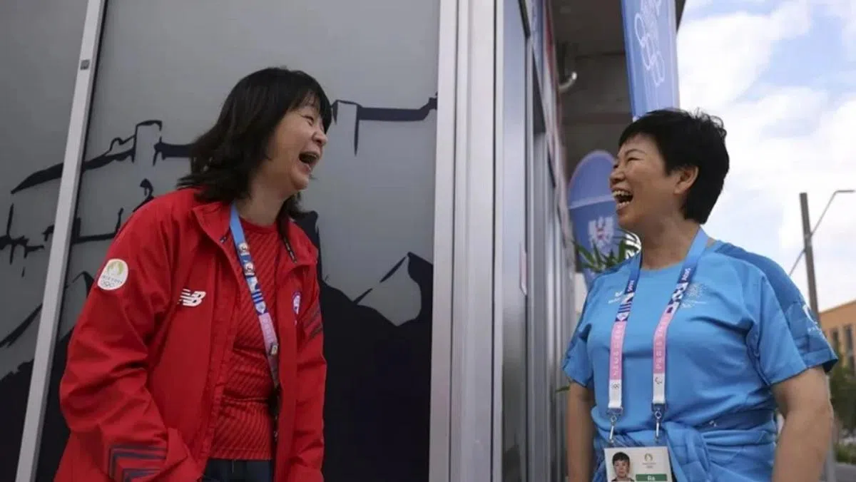 莲姐（右）颖妹（左）相见欢。（曾之颖Instagram）