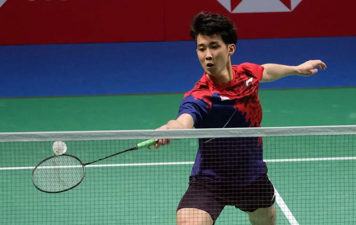 新加坡羽毛球选手骆建佑在2021年12月19日举行的世界羽毛球锦标赛男单决赛中力克印度名将，为新加坡夺得史上首个羽毛球世界锦标赛冠军。（埃菲通讯社）