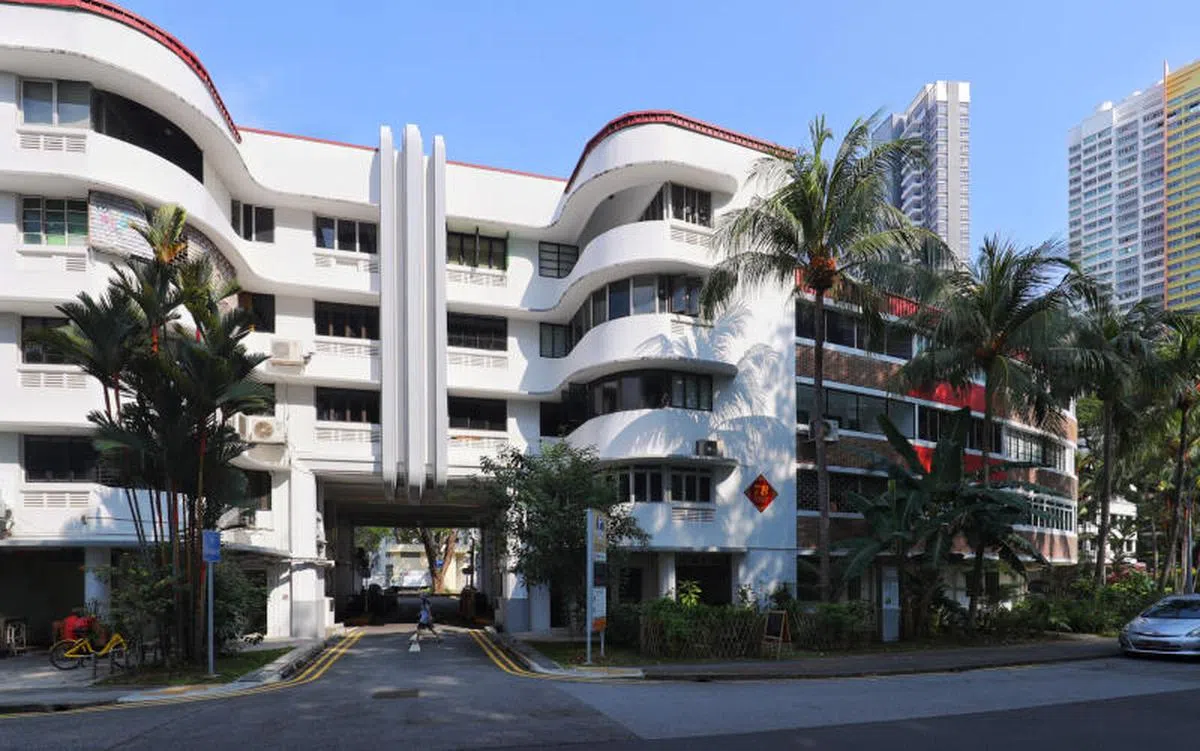 中峇鲁的这些四层楼组屋，又成为“马蹄楼”。（联合早报）