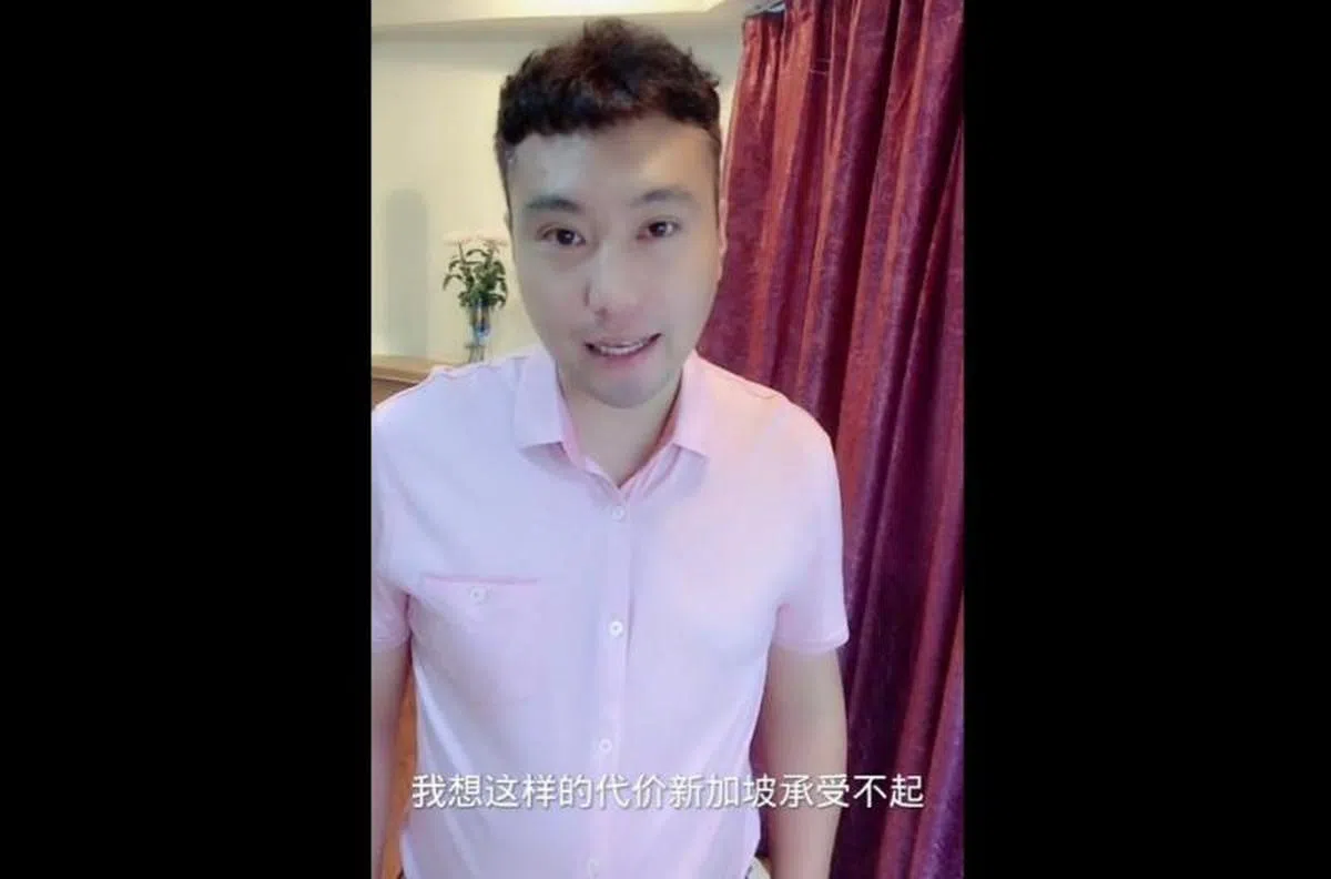  一名自称在本地工作的中国网红在视频中宣称，新加坡承担不起所有中国籍客工离开工作岗位的代价。（视频截图） 