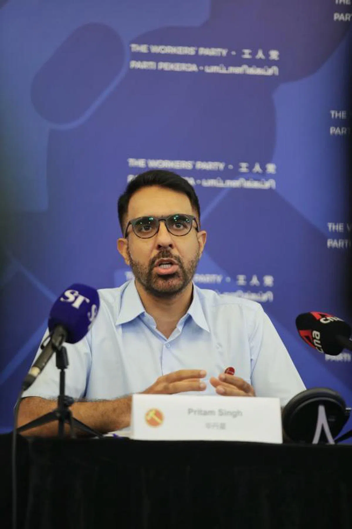  毕丹星为该党无法派出代表参加华语电视辩论向华语群众道歉。（海峡时报） 