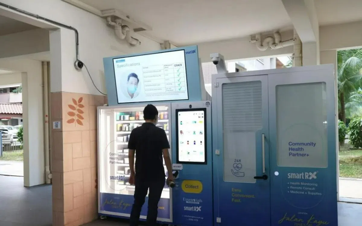 在组屋楼下设立药物贩卖机，能为居民带来更大的便利。（海峡时报）