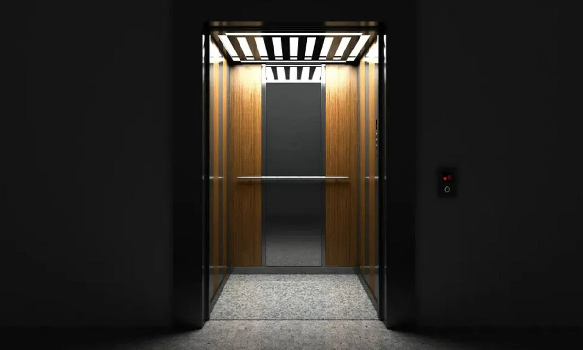 这样的电梯，谁看了都会怕。（互联网）