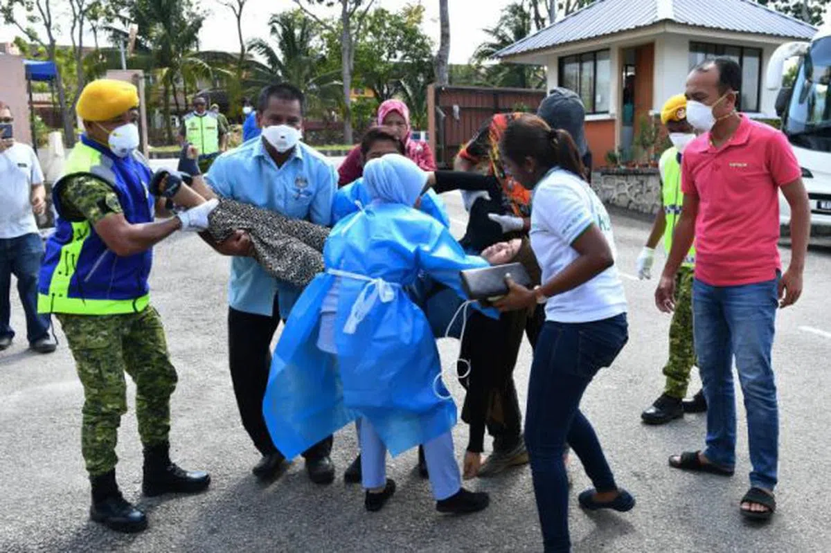  多达900人因吸入毒气而产生轻重不一的症状。（马新社） 