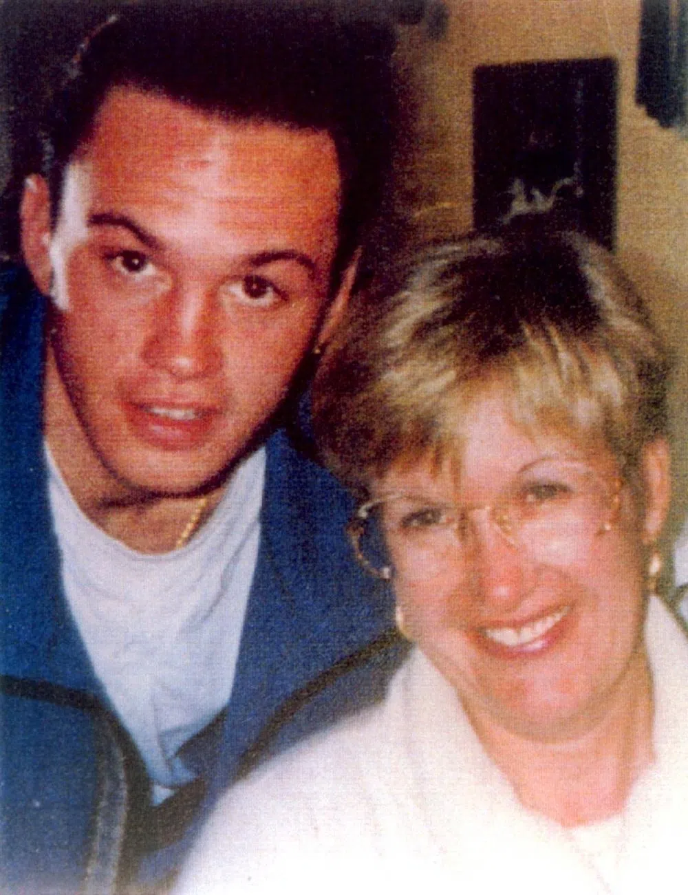 加拿大母子雪娜与达霖的骷髅头于1995年3月19日在普吉岛的一座废弃锡矿被当局寻获。