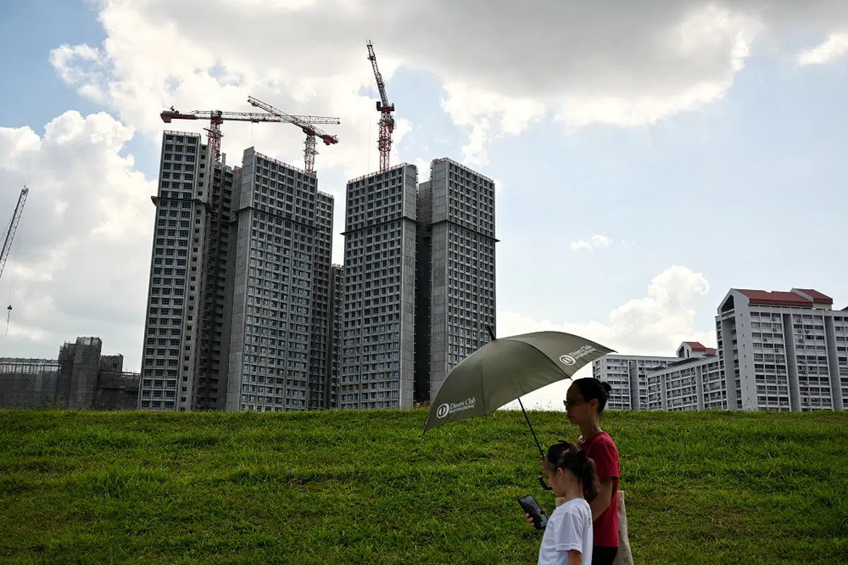“朝上发展”，兴建高楼，是充分利用我国有限土地资源的其中一个方案。（海峡时报）