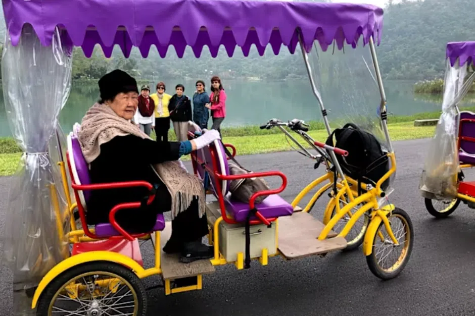 Lin Geok I 阿嬷在95岁那年和家人一起去台湾旅游。