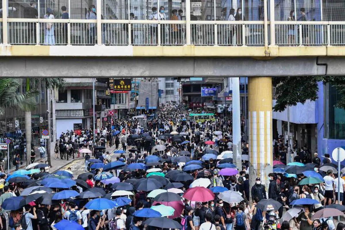  2020年5月25日，香港民众上街示威抗议港版国安法。（法新社） 
