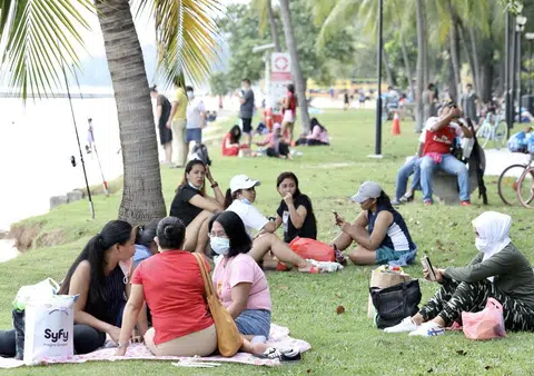 调查显示，去年有93％的女佣每个月至少有一天休息，比率相比2015年稍有下滑。（联合早报）