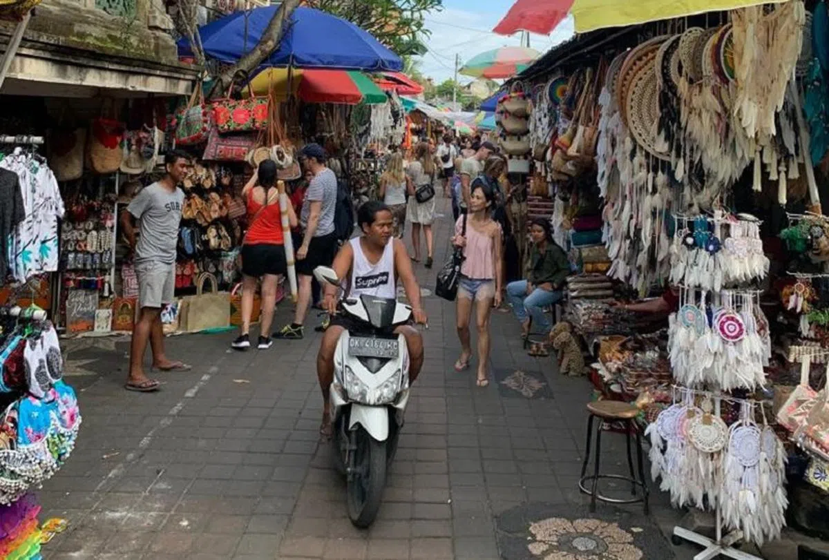 2024年起，入境峇厘岛的旅客须支付一笔一次性的旅客税，而旅客必须以电子方式付款。（红蚂蚁摄）