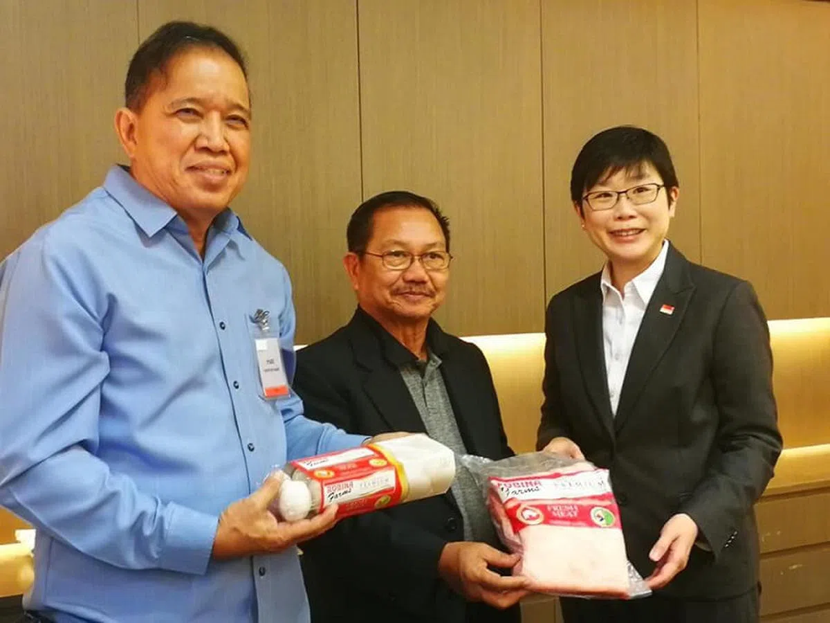  Emmanuel F. Piñol也推荐了当地的鸡蛋和大米。(取自Emmanuel F. Piñol面簿） 