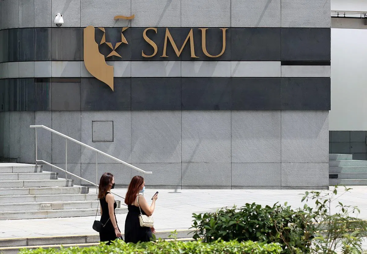 新加坡管理大学规定，所有科系的学生必须有实习经验才能毕业。（联合早报）