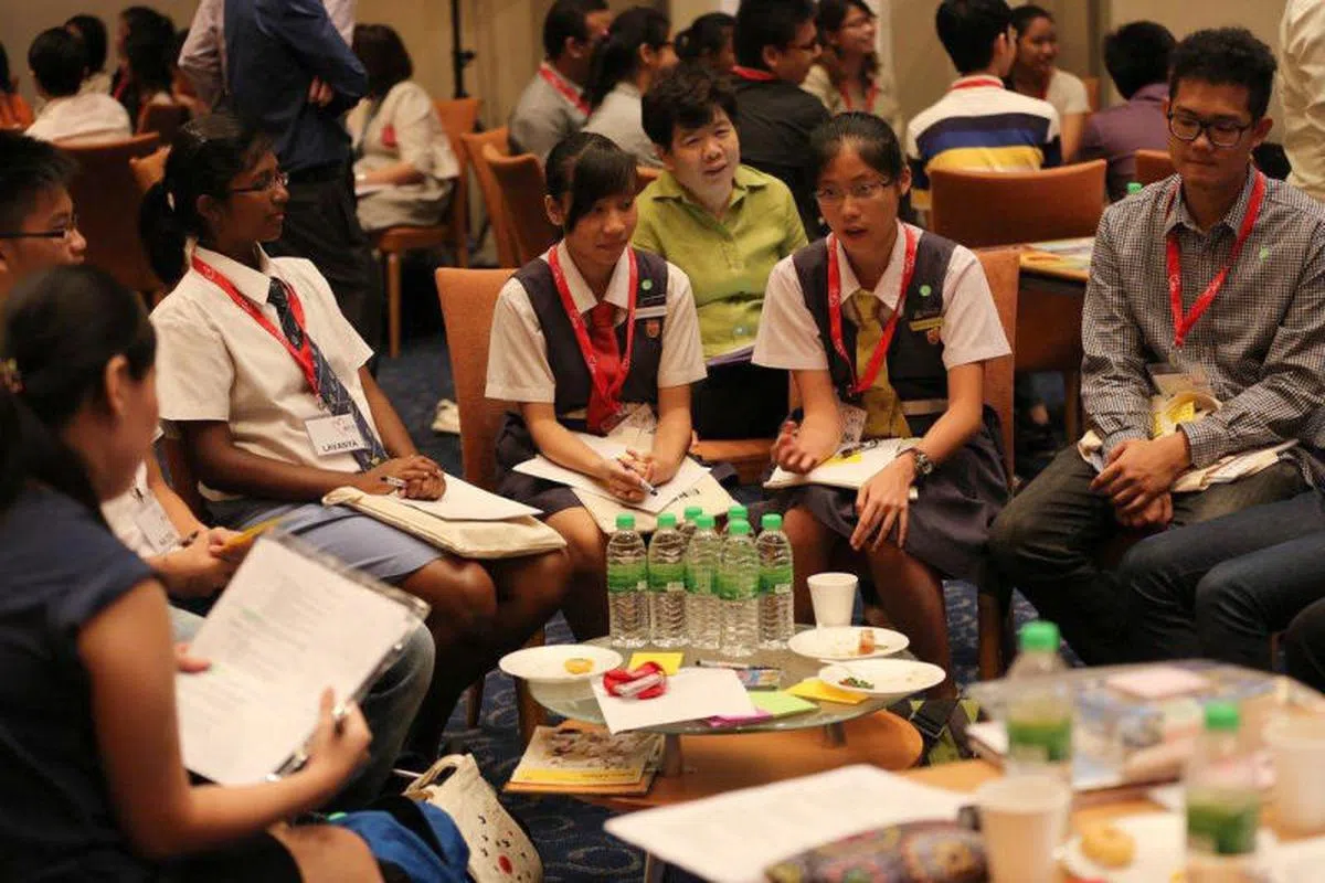  2013年的全国对话会。（教育部） 