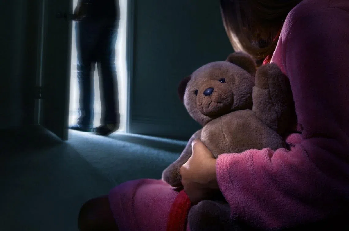 大人的情感忽视，会伤害孩子幼小的心灵。（ALAMY）