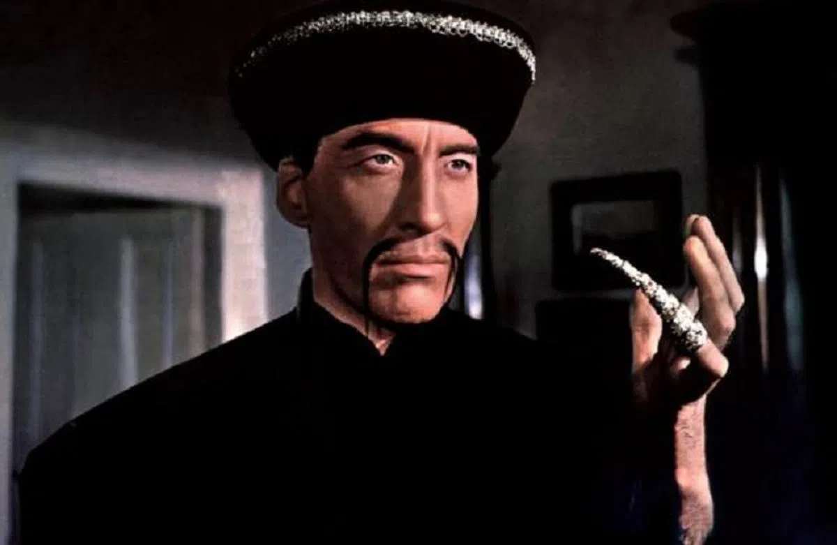  英国人塑造的“傅满洲”，瘦高秃头，倒竖两条长眉，面目阴险，两只小黑眼，一张黄脸皮。（互联网） 