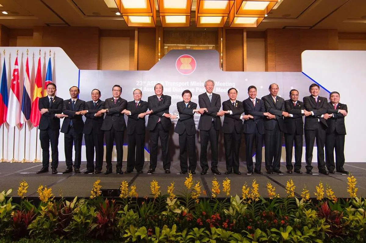  我的亚细安家庭。2017年出席第23届亚细安交通部长会议。（许文远面簿） 