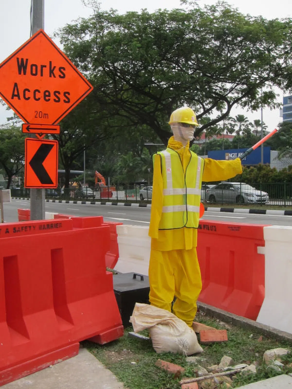  交通“指挥”（联合晚报） 